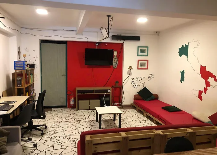 Hostel Calabria Na Vila Madalena Junto A Alegria Da Vila